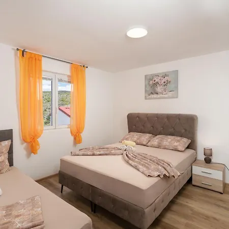 Mia-1 By Interhome * Obrovac