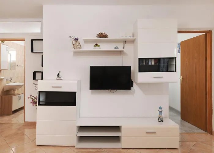 Mia-1 By Interhome Obrovac