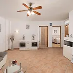Mia-1 By Interhome Apartamento Obrovac