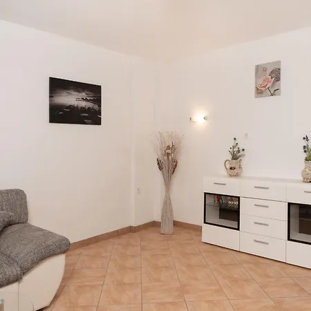 Apartment Mia-1 By Interhome Obrovac