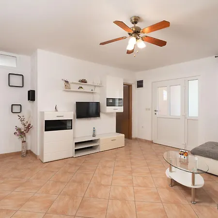 Apartmán Mia-1 By Interhome Obrovac